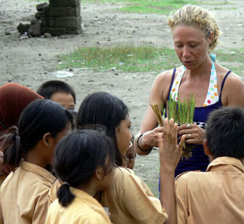 Delphine Robbe, Gili Eco Trust manager, teaching about Vetiver grass